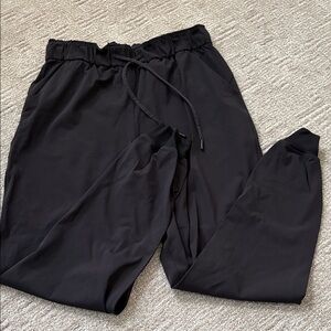lululemon athletic high rise joggers in EUC 🙌